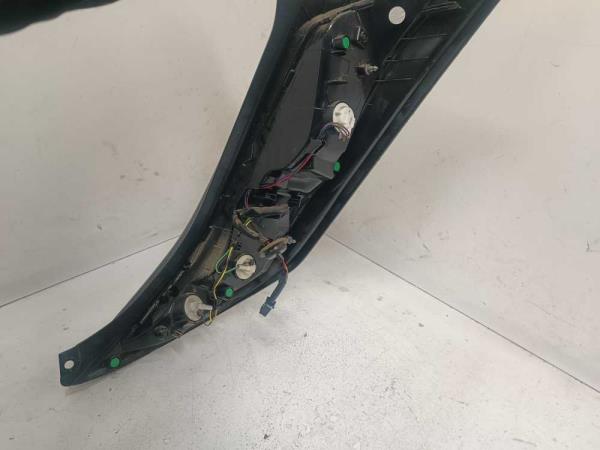 FEU ARRIERE GAUCHE TOYOTA - Vue 2